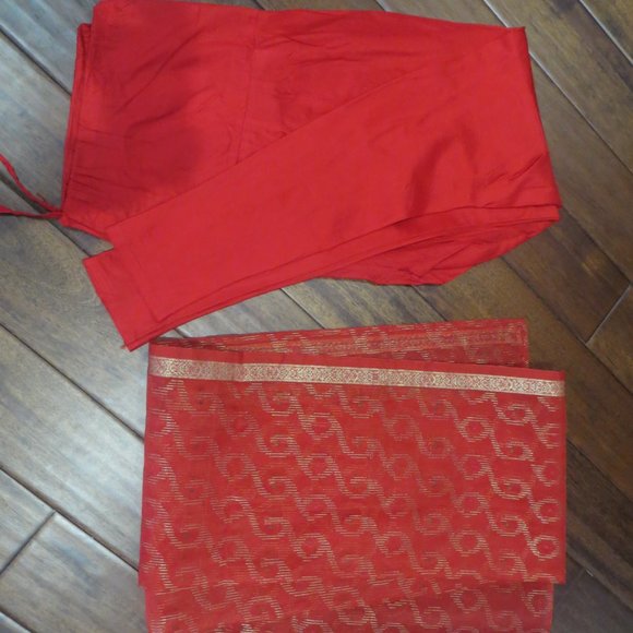 4 piece Indian outfit - Picture 2 of 7